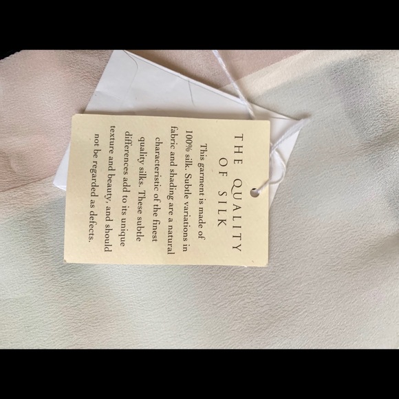 Victoria’s Secret Silk Button Down Shirt Sz -M NWT - Picture 4 of 4